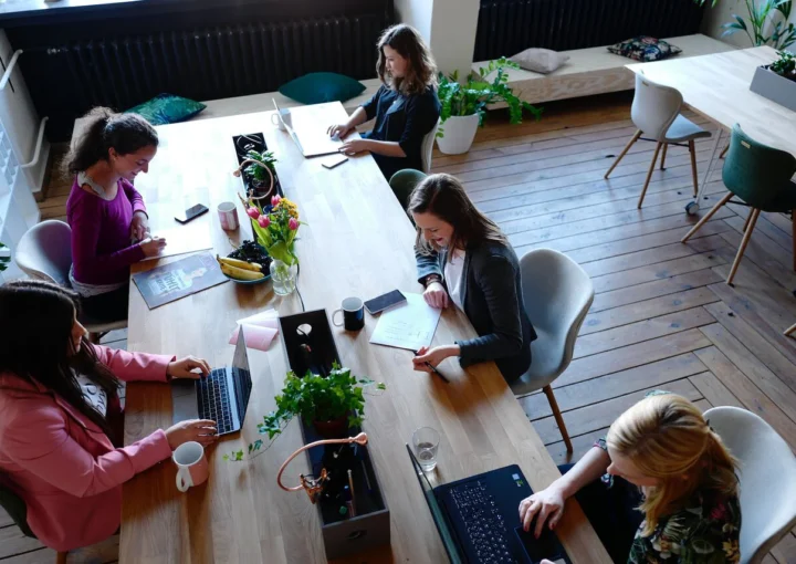 Business Center : pourquoi de plus en plus d'entrepreneurs choisissent cette solution hybride 1 centre affaire.jpg